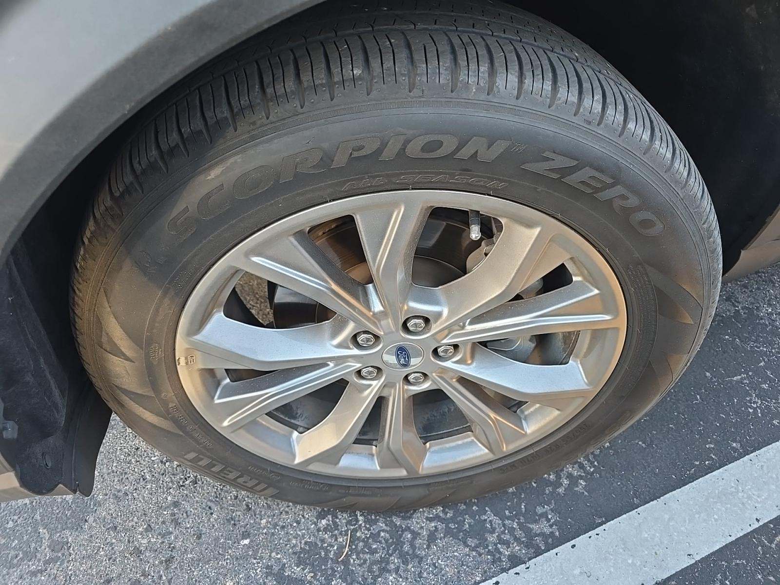 2022 Ford Explorer XLT RWD