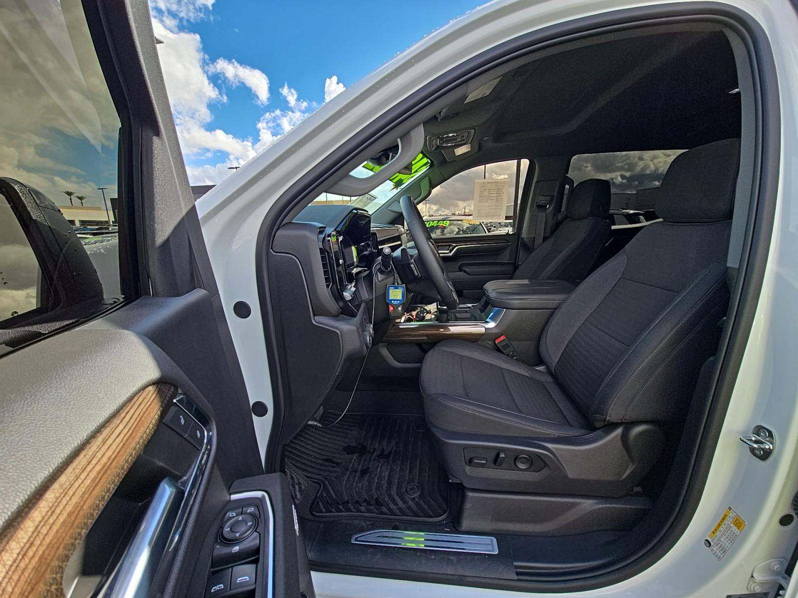 2024 Chevrolet Silverado 1500 RST RWD