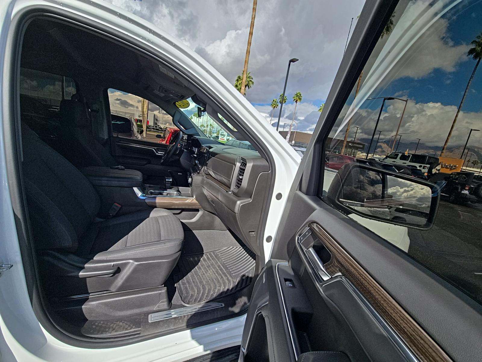 2024 Chevrolet Silverado 1500 RST RWD