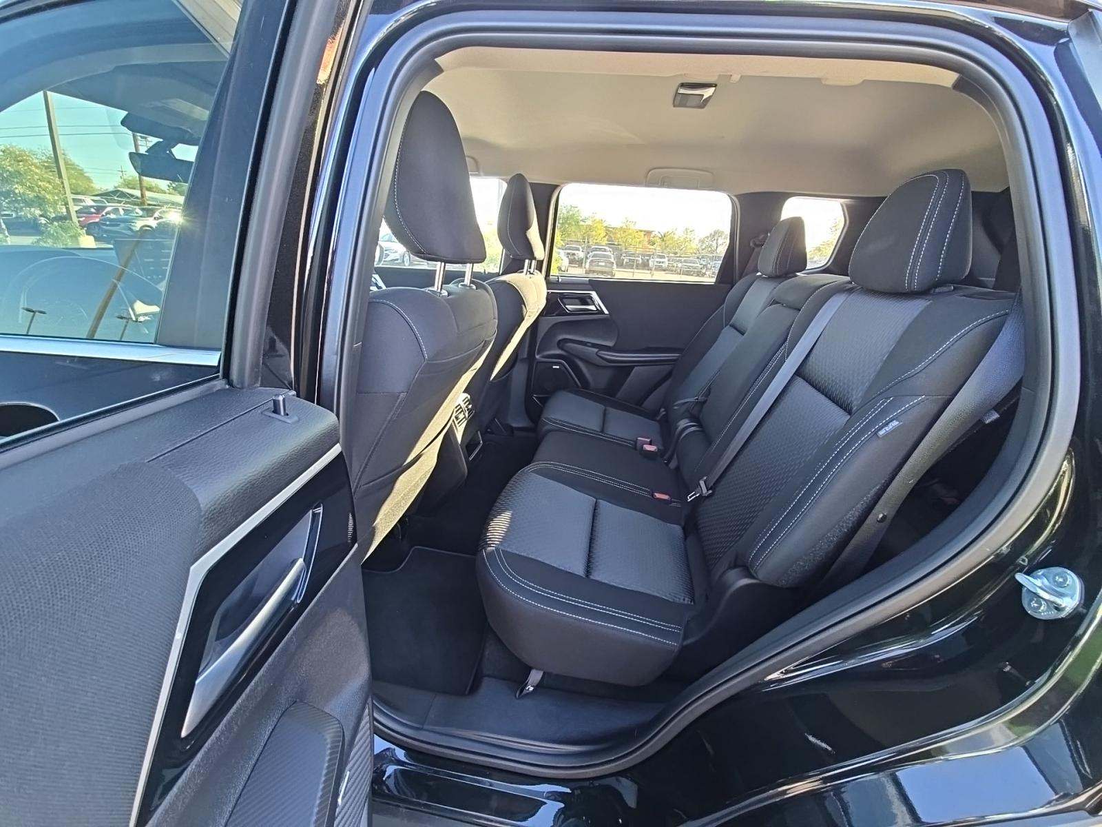 2025 Mitsubishi Outlander ES FWD