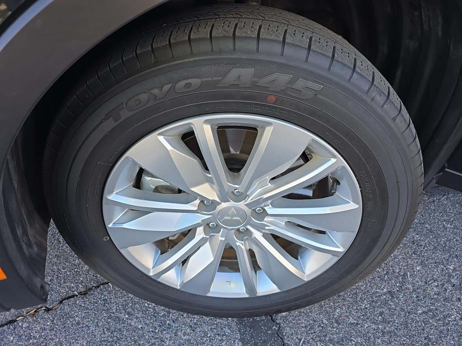 2025 Mitsubishi Outlander ES FWD