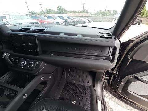 2023 Land Rover Defender 130 X-Dynamic SE AWD