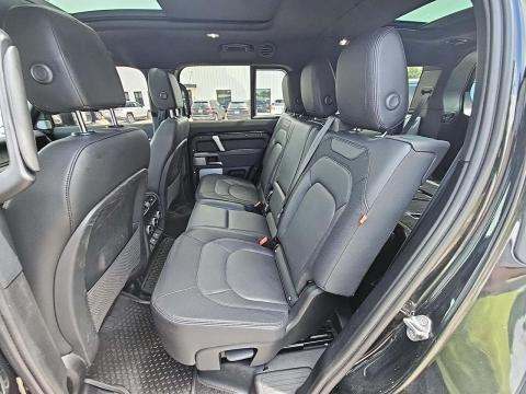 2023 Land Rover Defender 130 X-Dynamic SE AWD