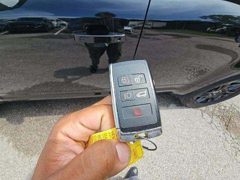 2023 Land Rover Defender 130 X-Dynamic SE AWD