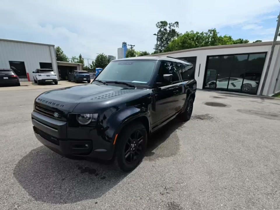 2023 Land Rover Defender 130 X-Dynamic SE AWD