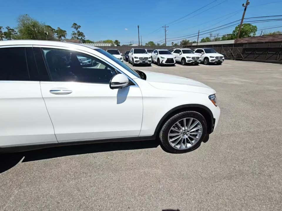 Mercedes-Benz GLC 300 4MATIC снимка Mercedes-Benz GLC 300 4MATIC