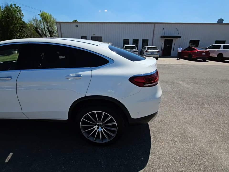 Mercedes-Benz GLC 300 4MATIC снимка Mercedes-Benz GLC 300 4MATIC
