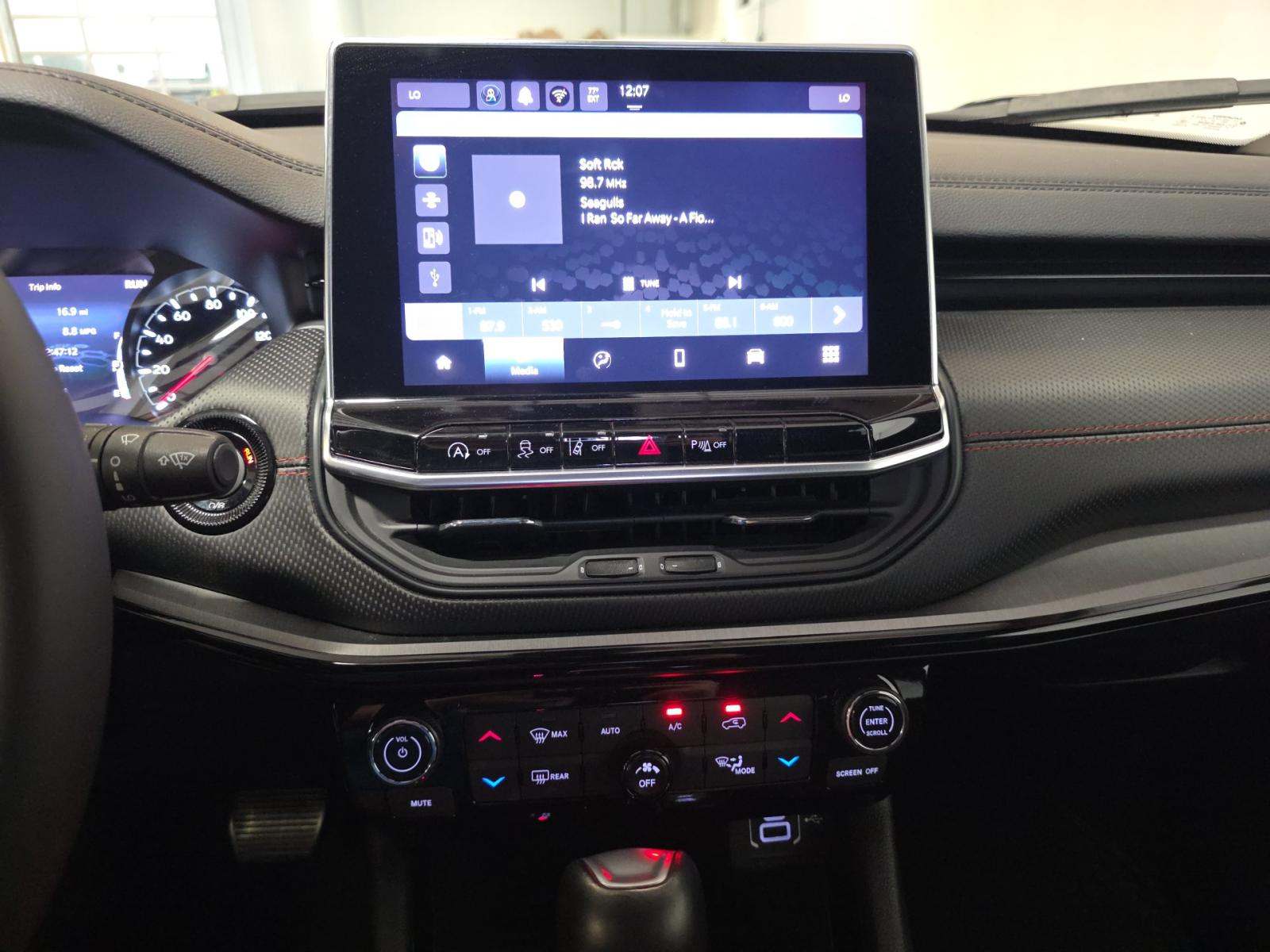 2025 Jeep Compass Trailhawk AWD
