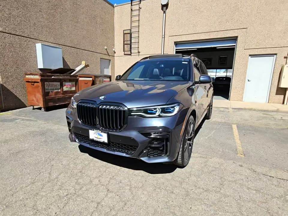 2021 BMW X7 M50i AWD