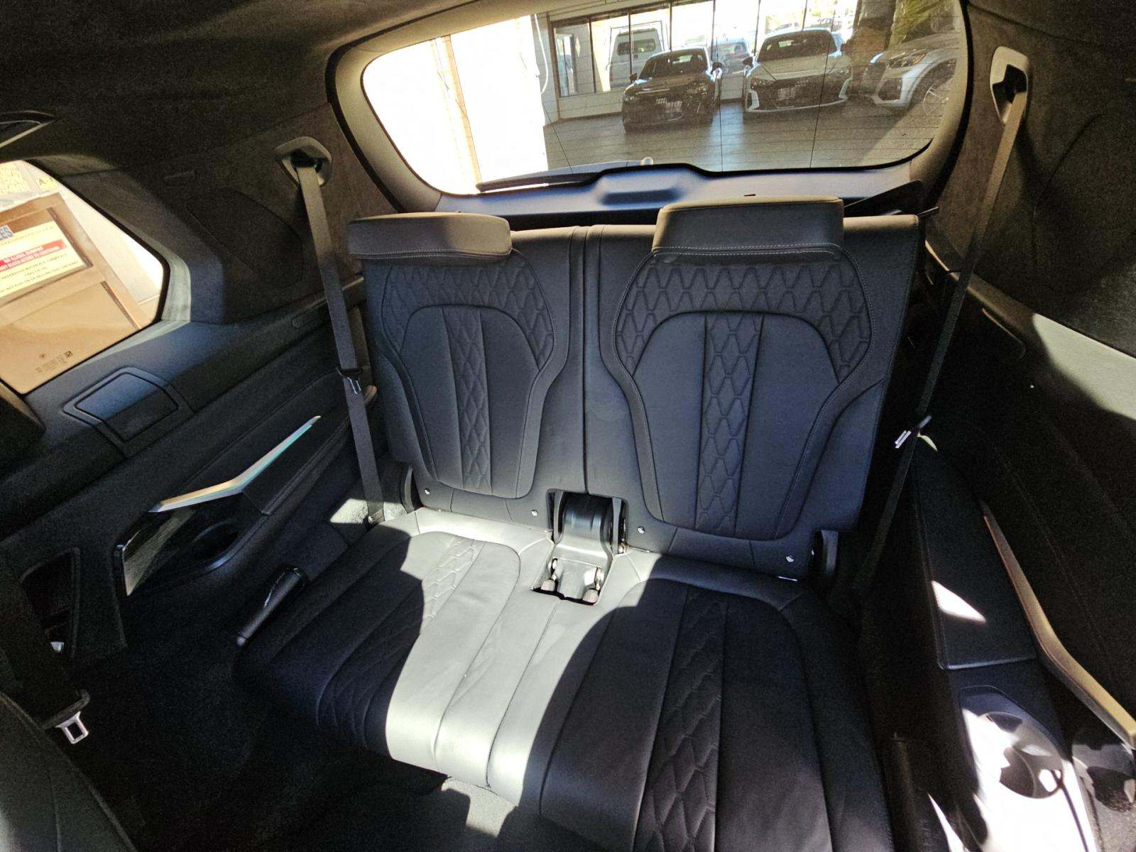 2021 BMW X7 M50i AWD