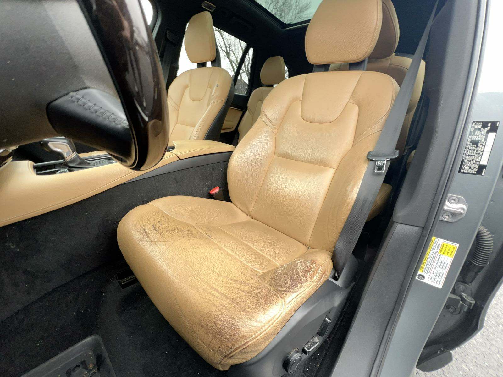 2016 Volvo XC90 T6 Momentum AWD