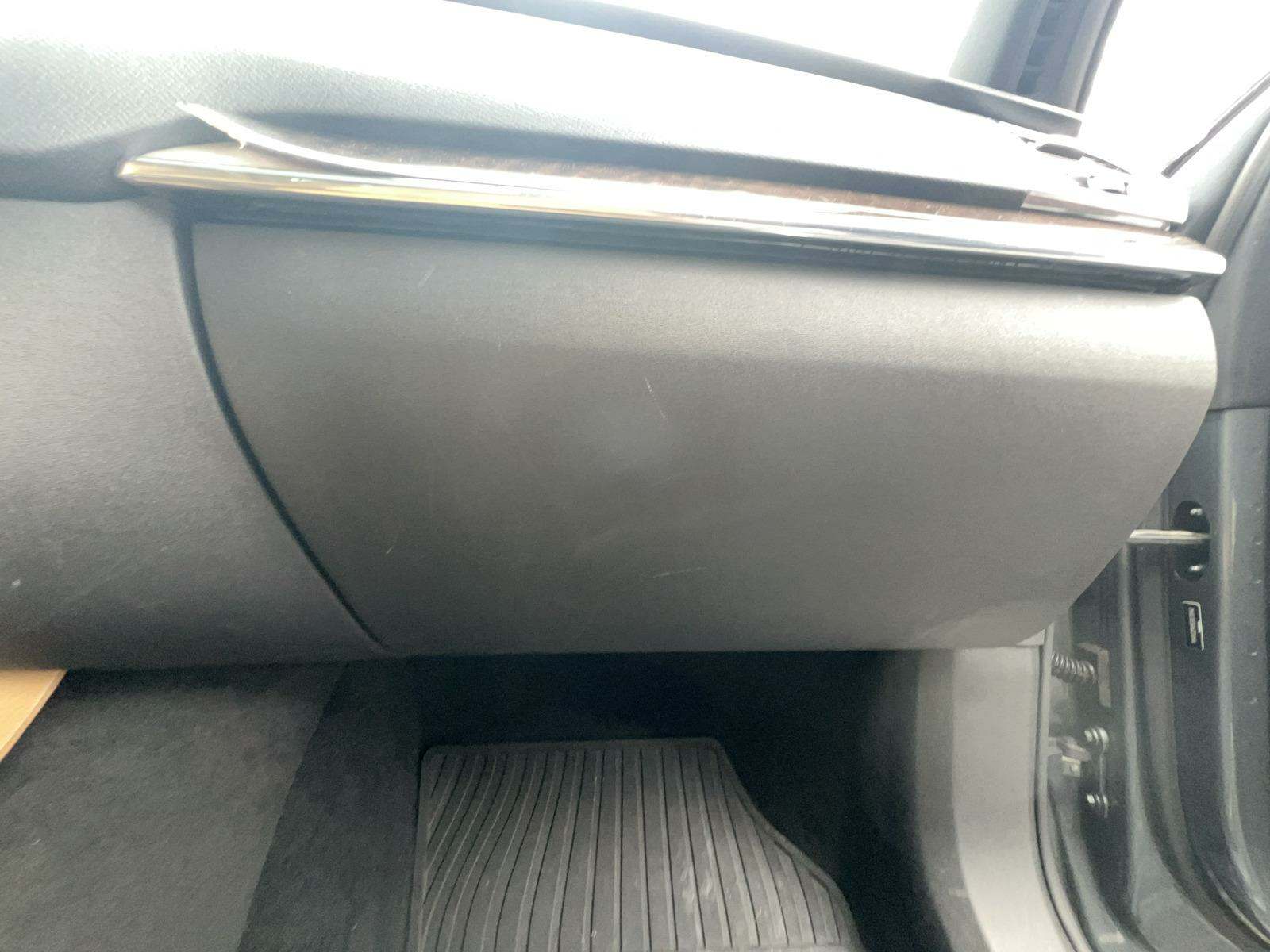 2016 Volvo XC90 T6 Momentum AWD