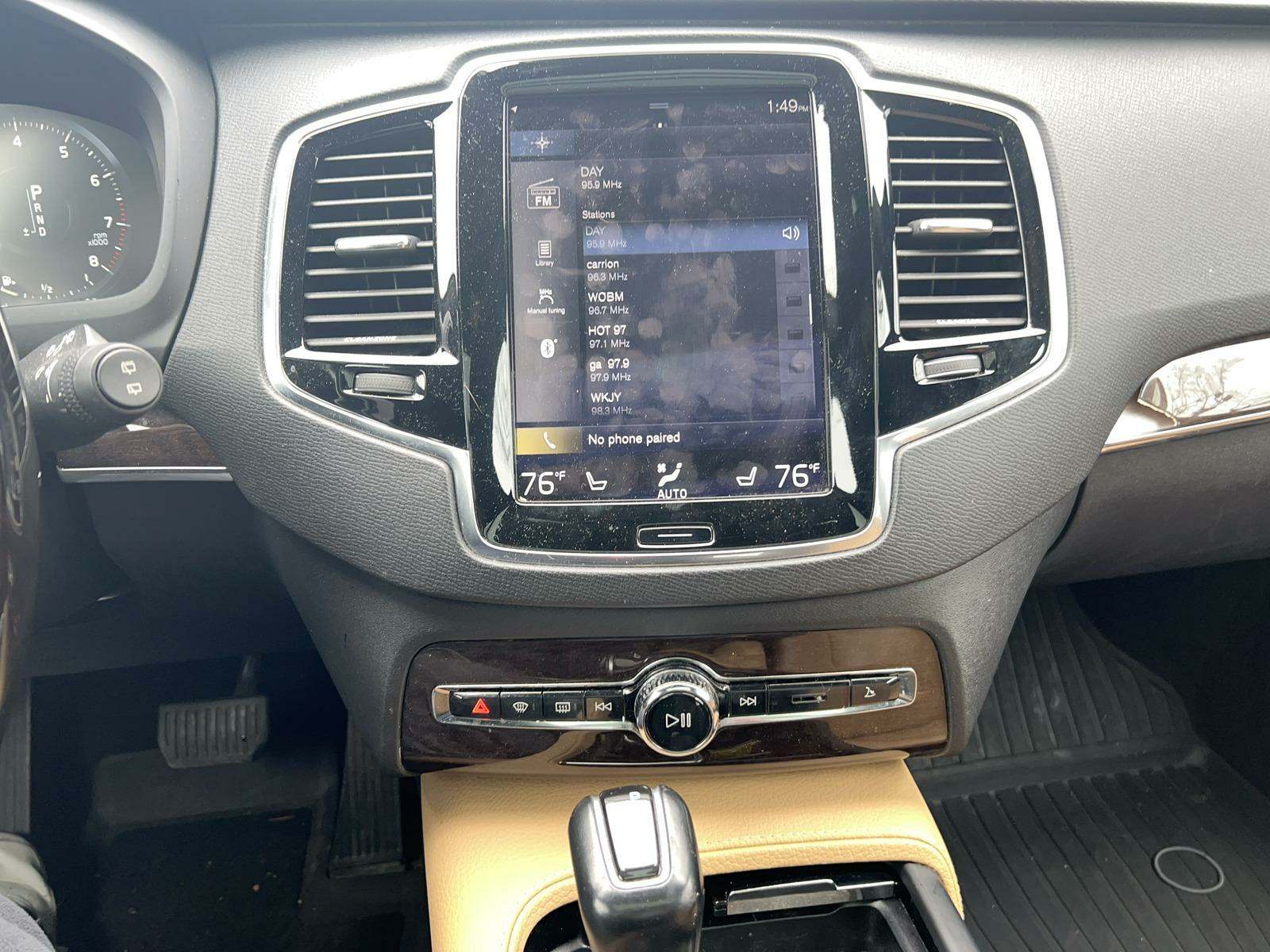 2016 Volvo XC90 T6 Momentum AWD