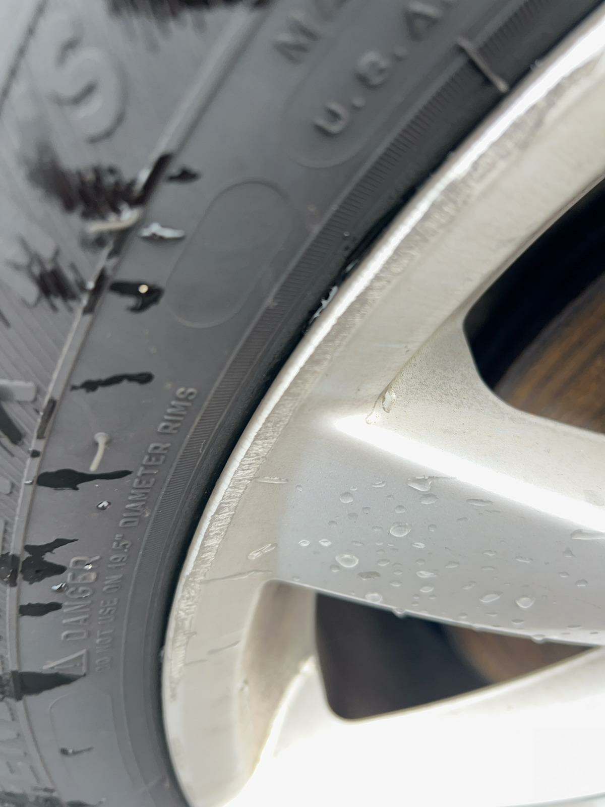 2016 Volvo XC90 T6 Momentum AWD