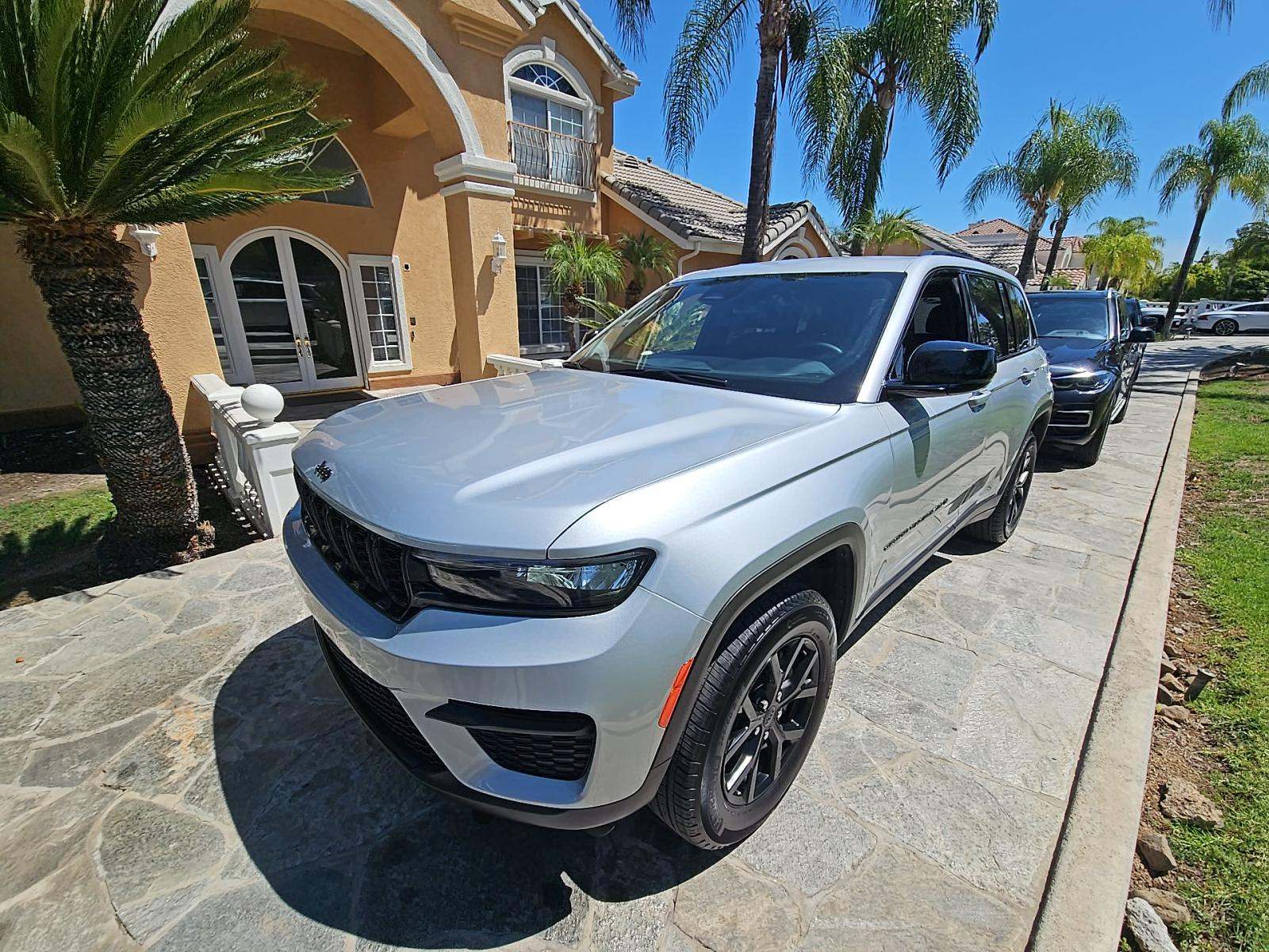 2024 Jeep Grand Cherokee Altitude AWD