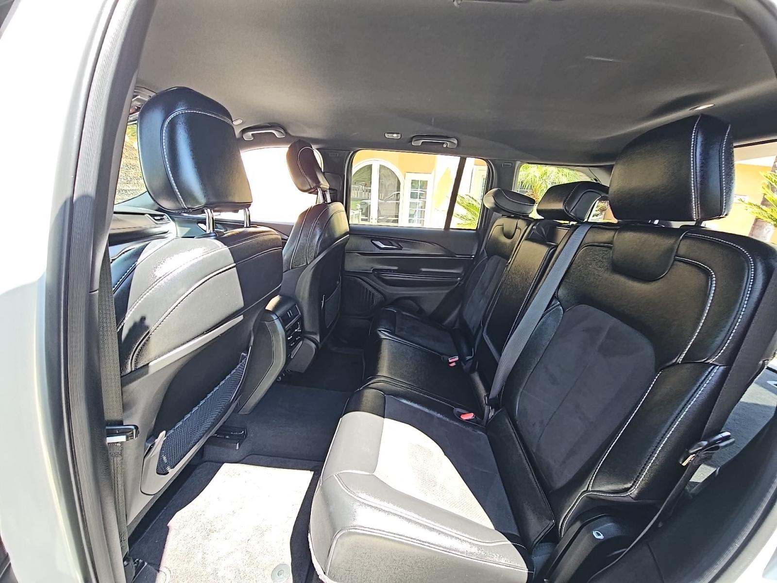 2024 Jeep Grand Cherokee Altitude AWD