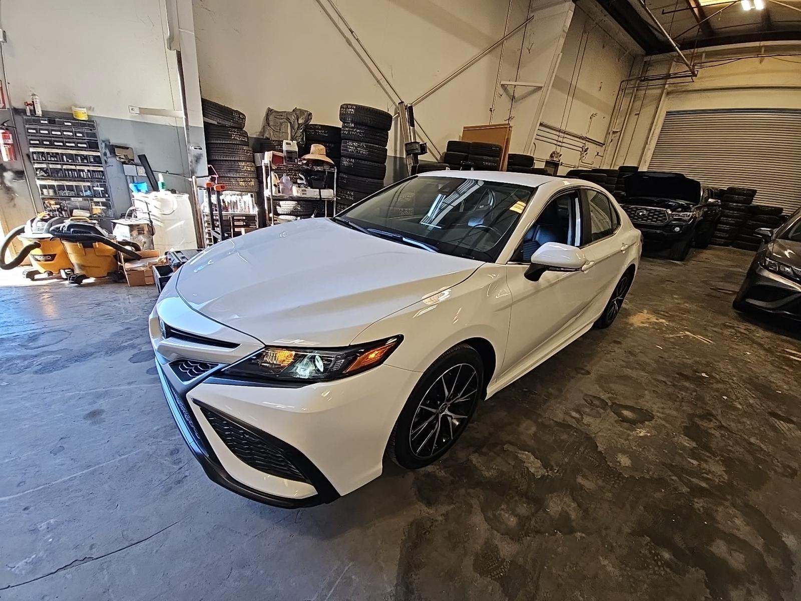 2024 Toyota Camry SE FWD