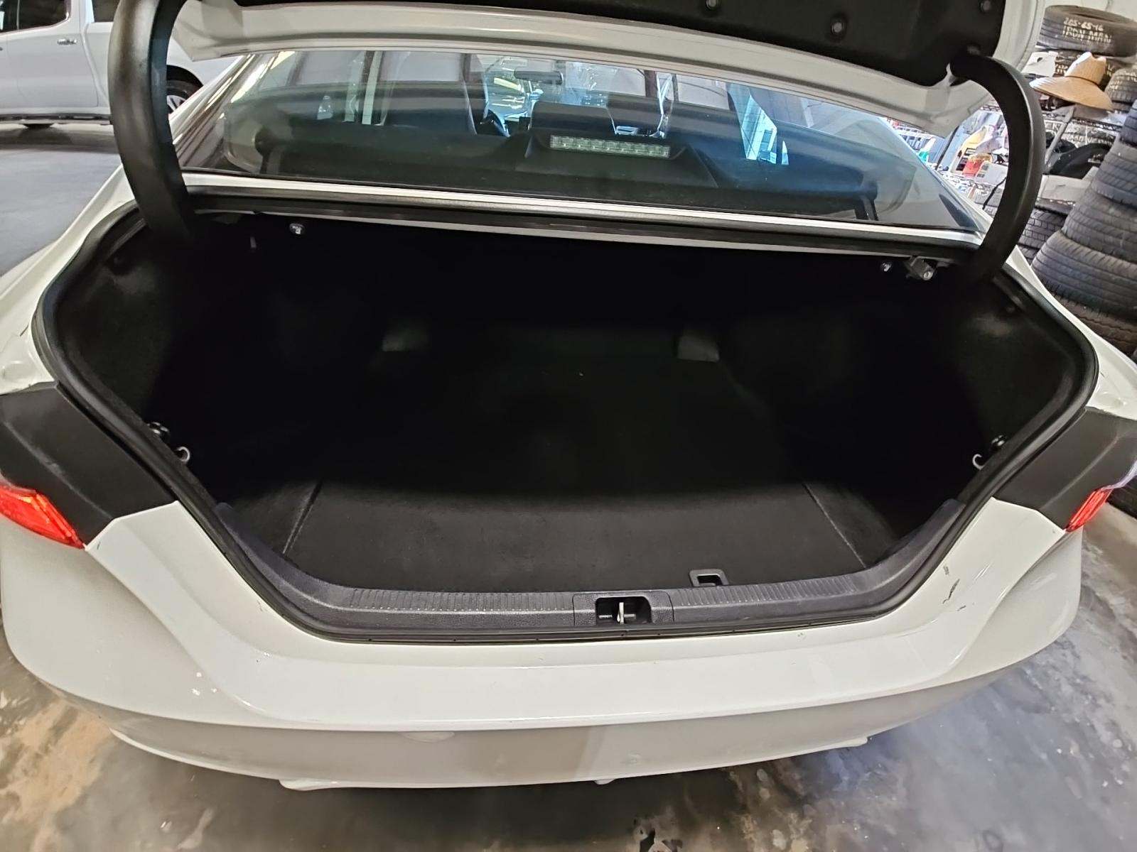 2024 Toyota Camry SE FWD