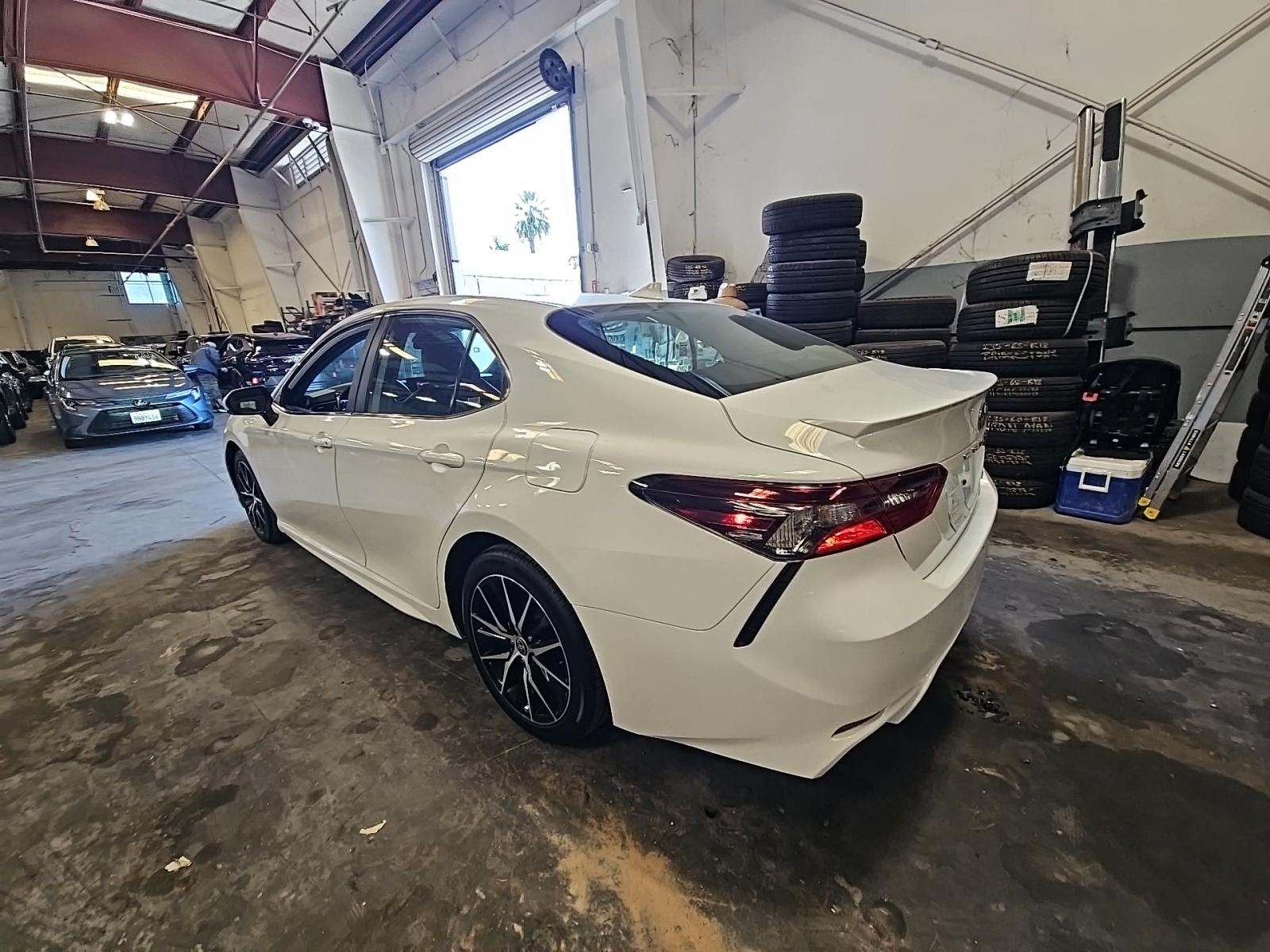 2024 Toyota Camry SE FWD