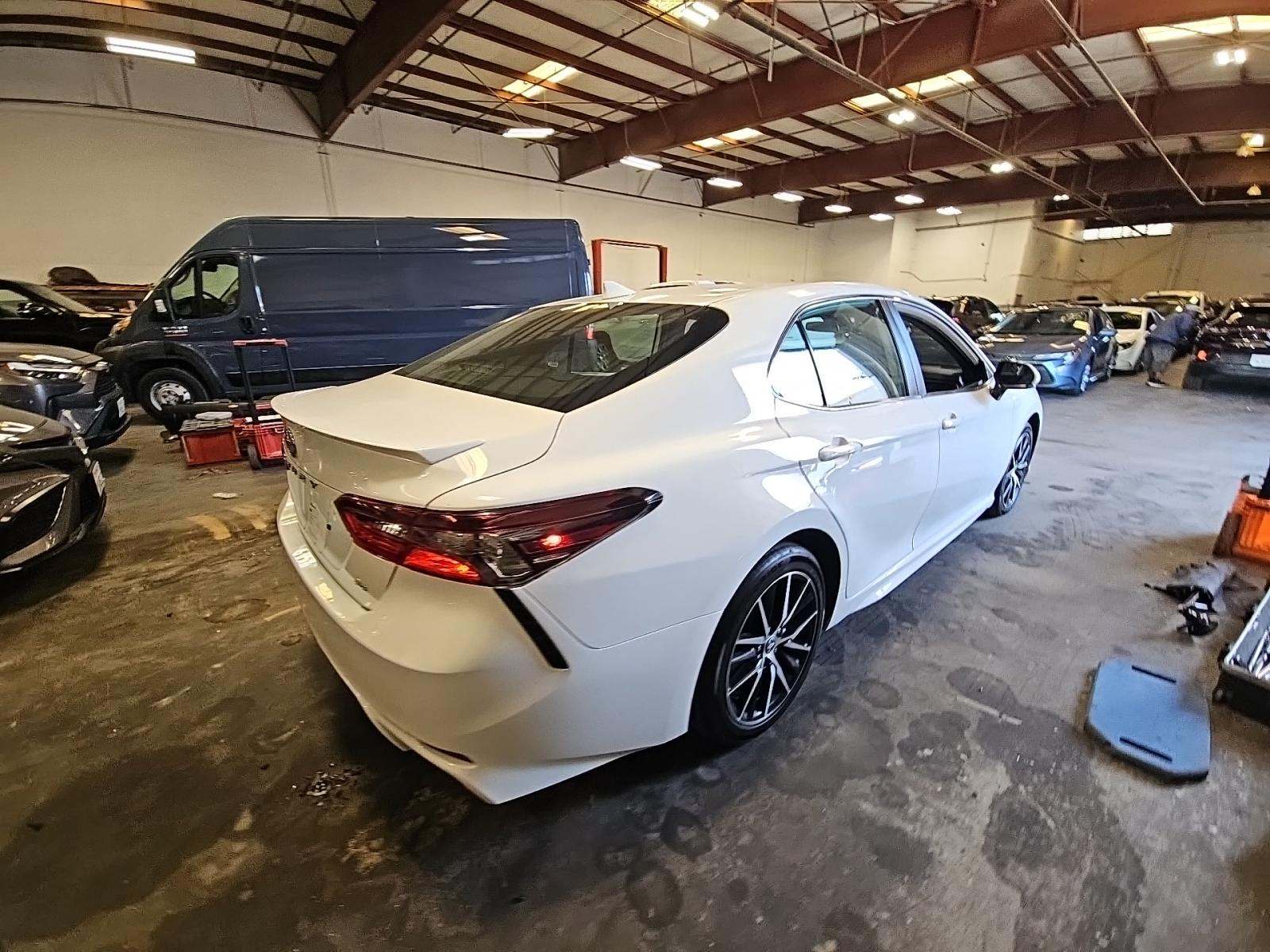 2024 Toyota Camry SE FWD