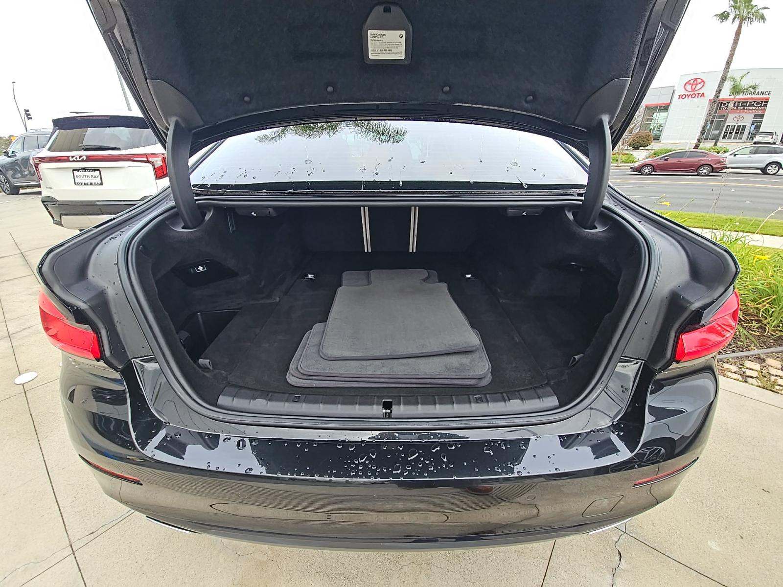 2021 BMW 5 Series 530e RWD