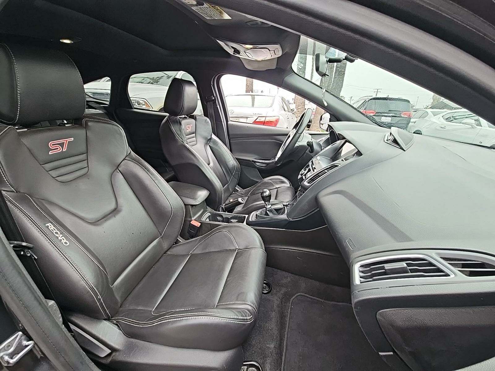 2016 Ford Focus ST FWD