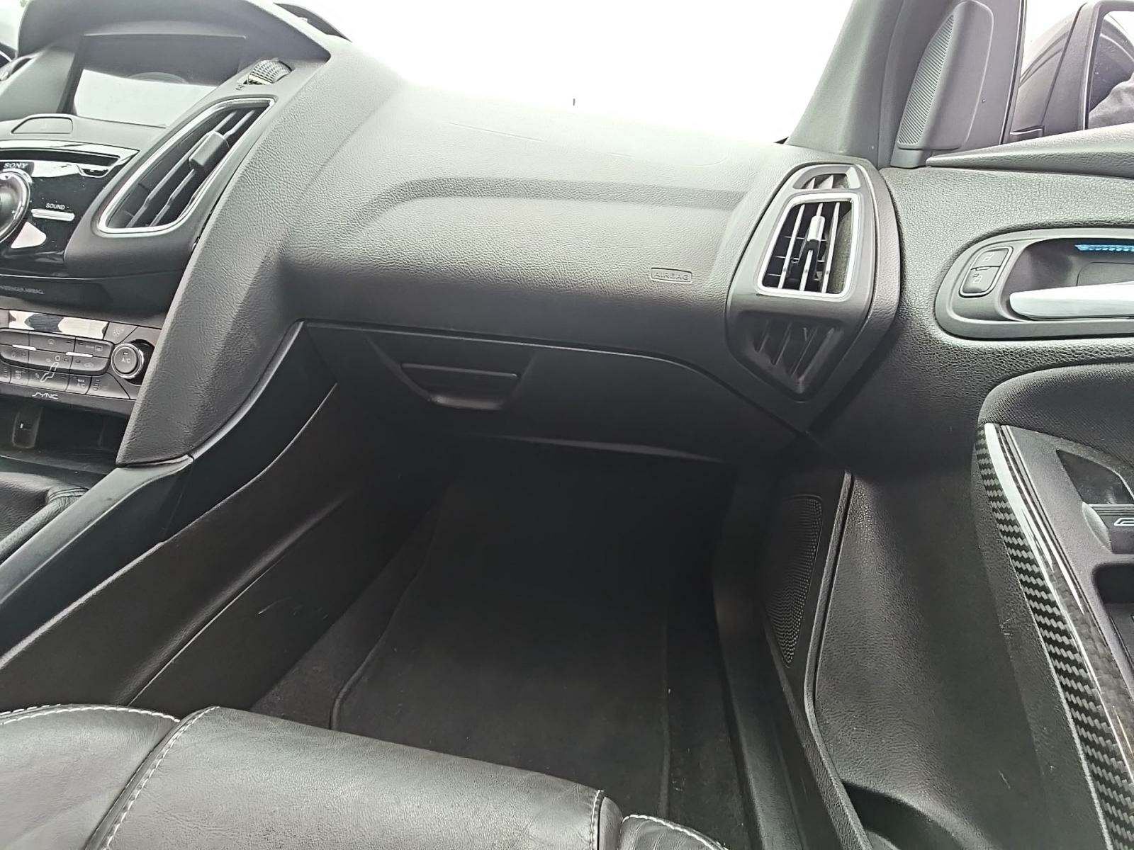 2016 Ford Focus ST FWD