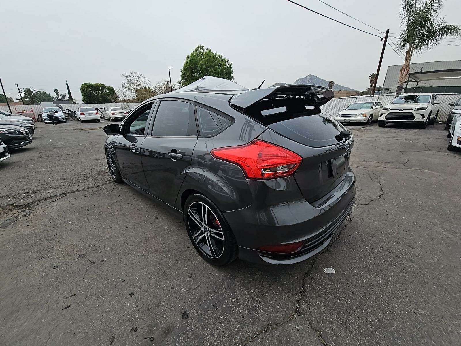 2016 Ford Focus ST FWD