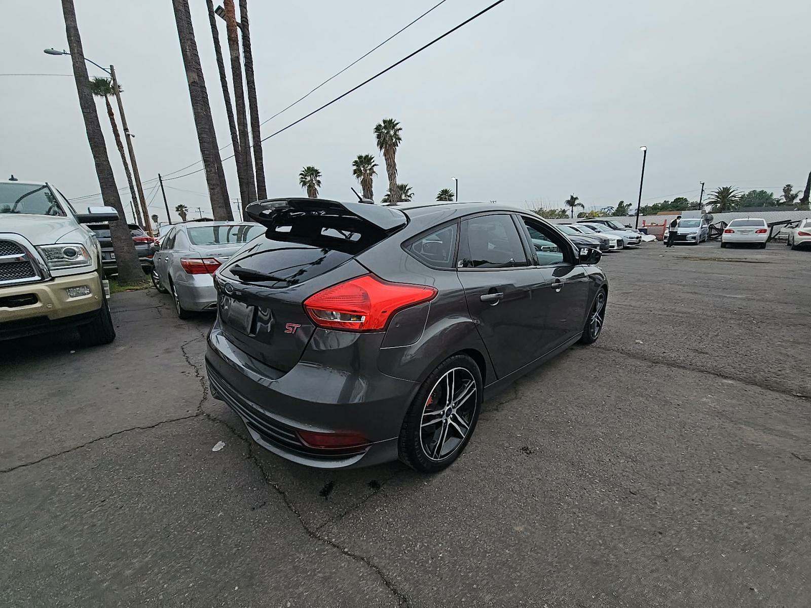 2016 Ford Focus ST FWD