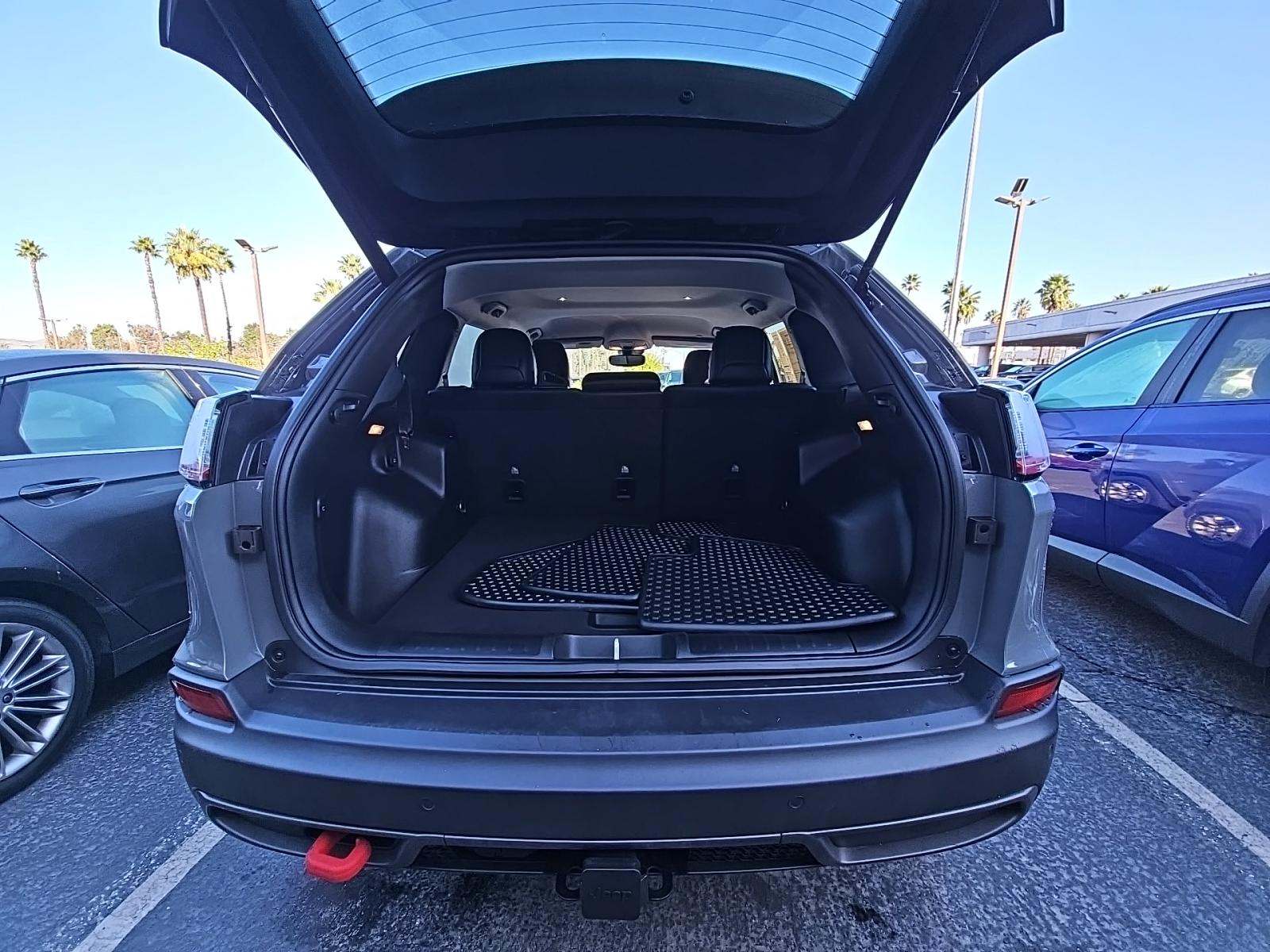 2023 Jeep Cherokee Trailhawk AWD