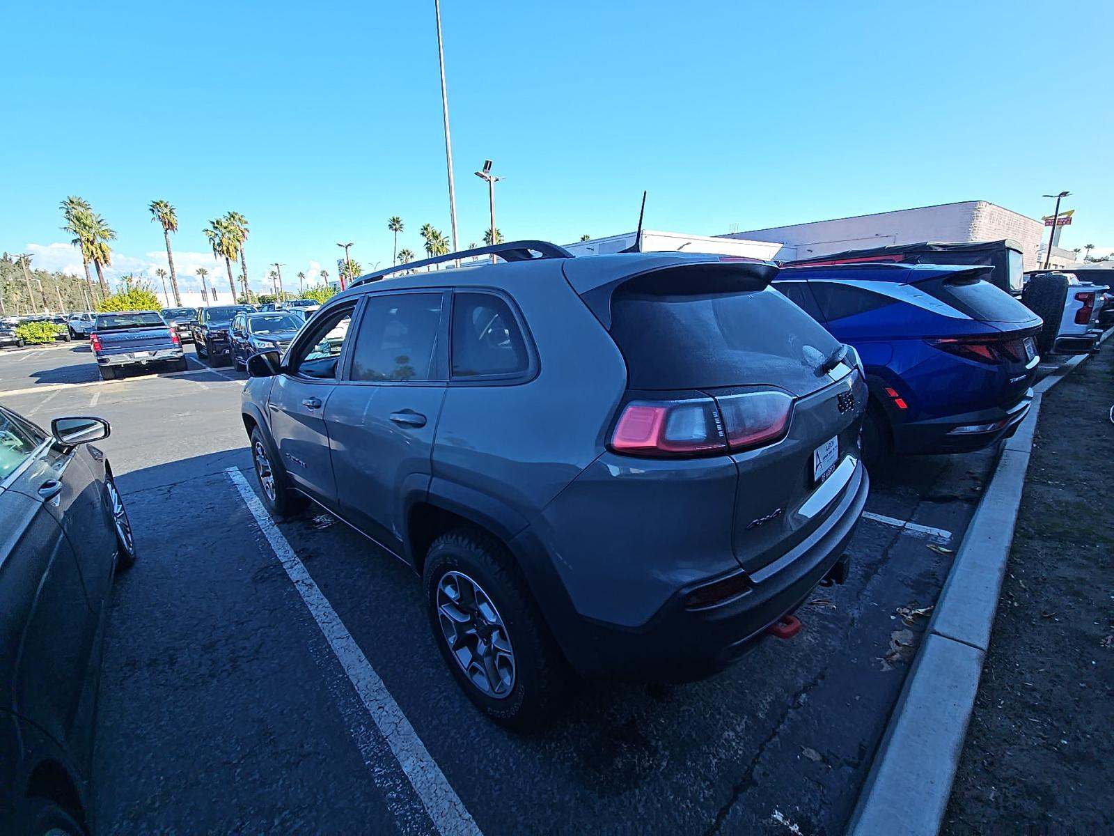 2023 Jeep Cherokee Trailhawk AWD