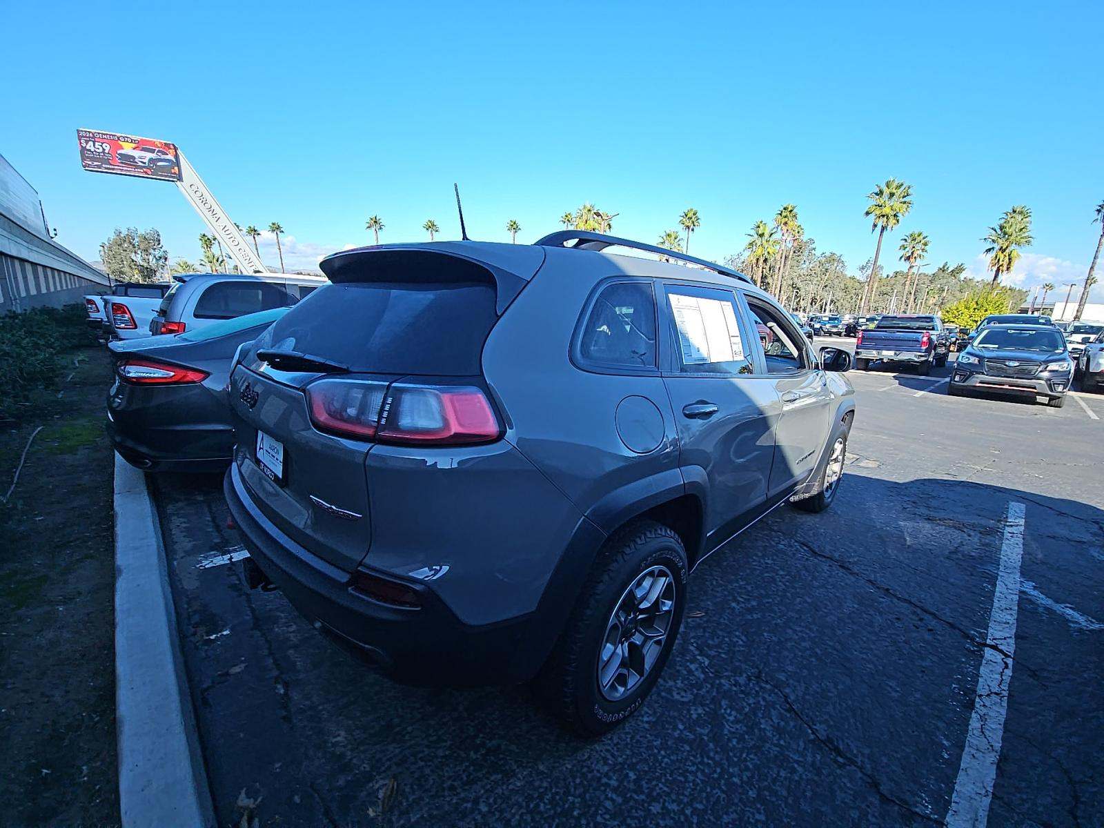 2023 Jeep Cherokee Trailhawk AWD
