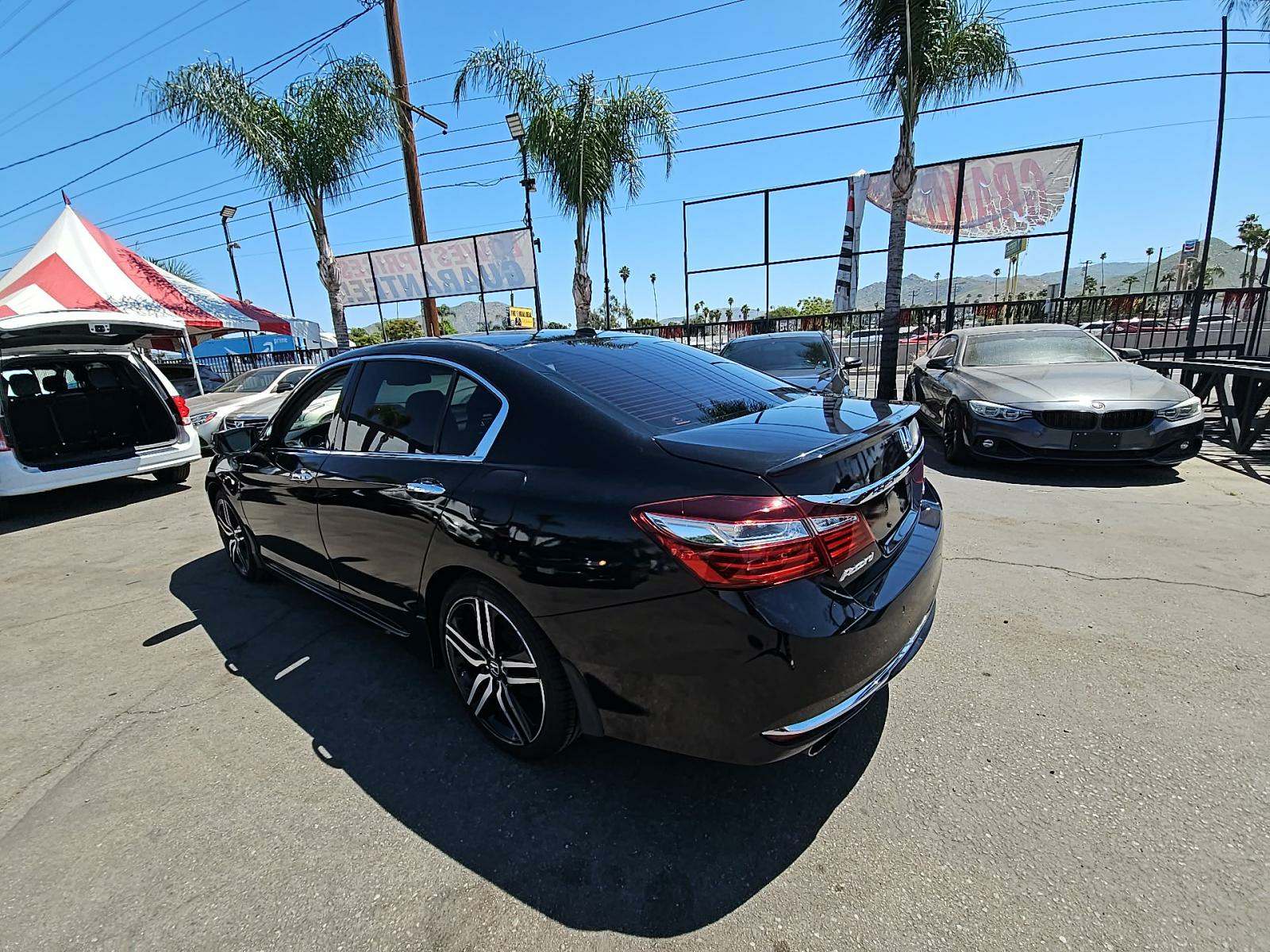 2017 Honda Accord Touring FWD