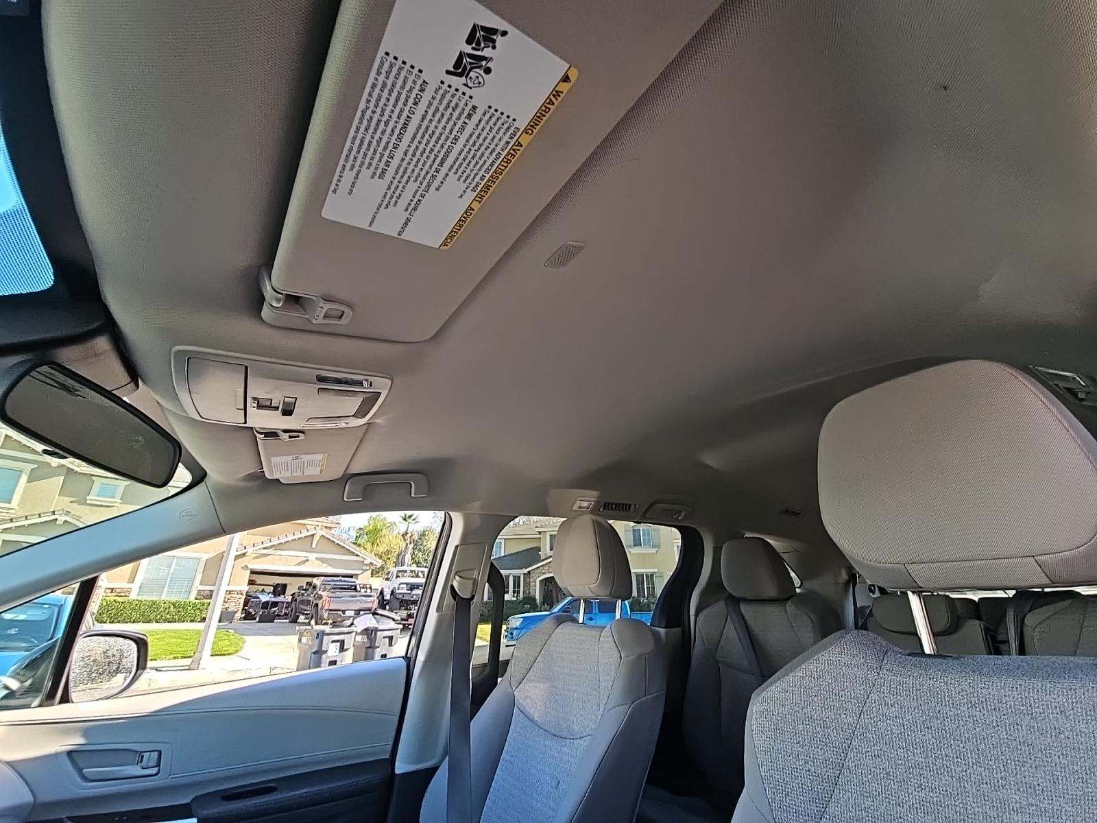 2024 Toyota Sienna LE FWD