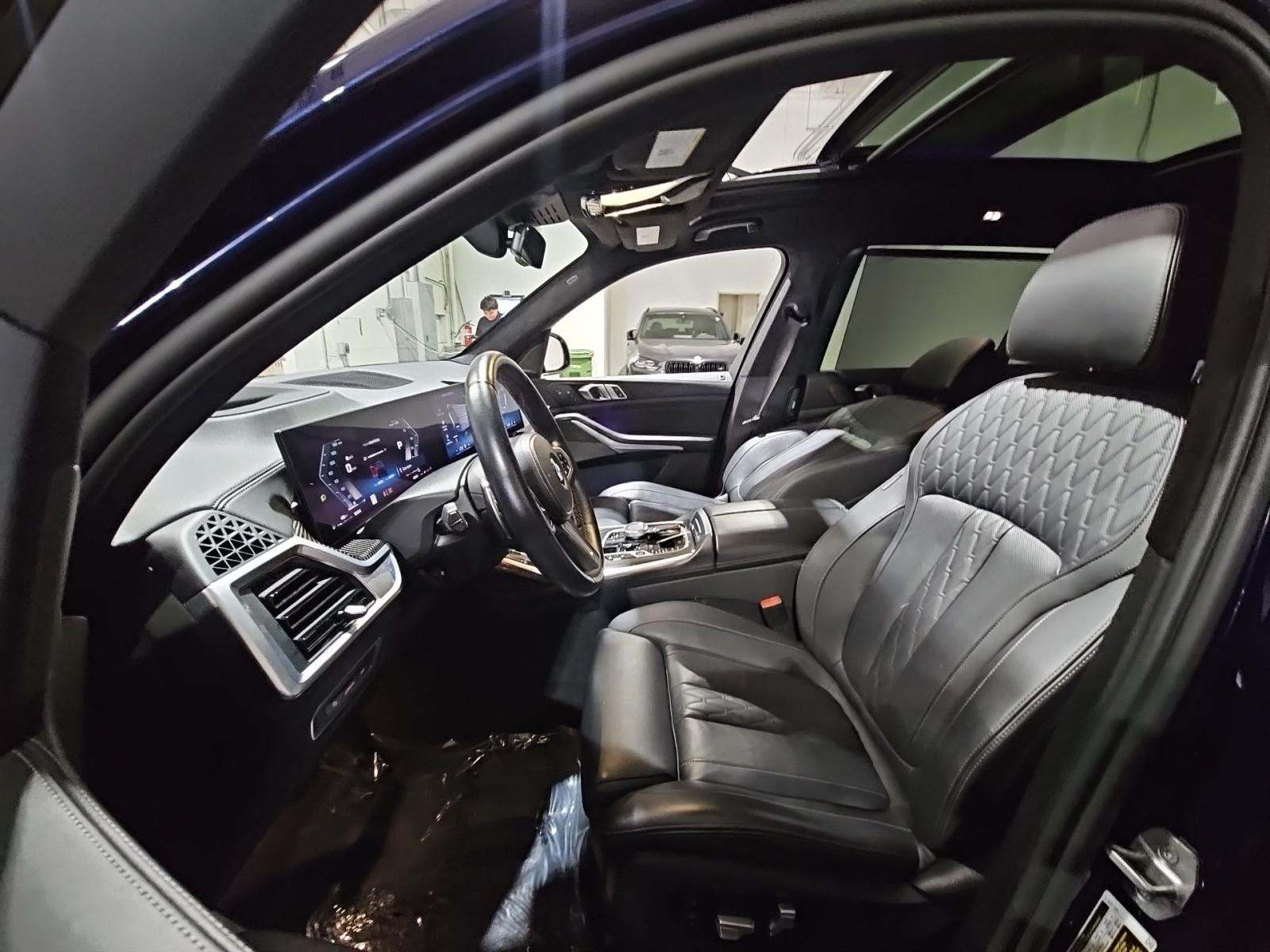 2024 BMW X7 M60i AWD