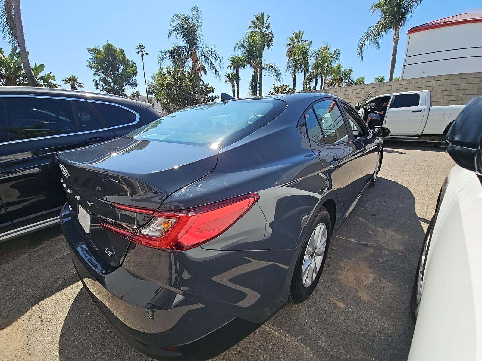 2025 Toyota Camry LE FWD