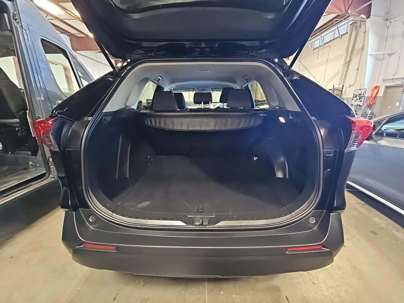 2025 Toyota RAV4 XLE FWD