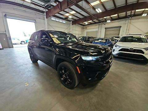 2023 Jeep Grand Cherokee Altitude AWD