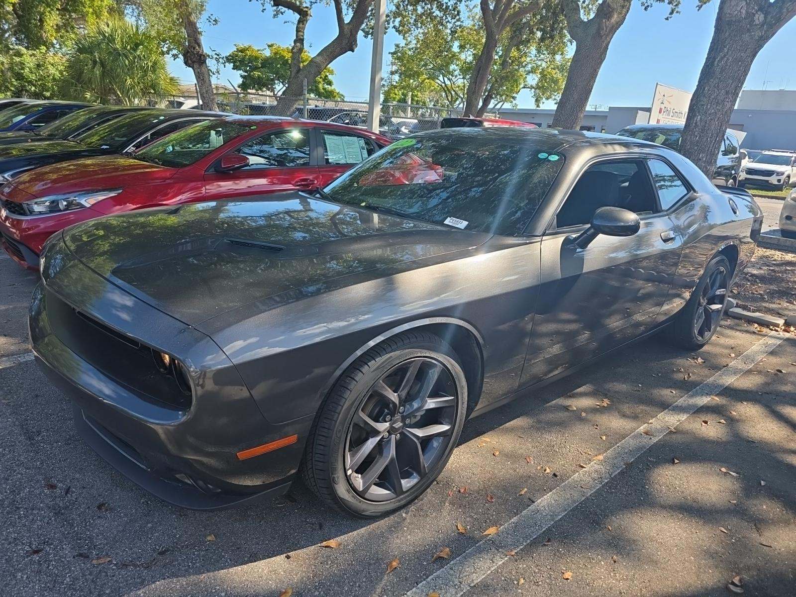2022 Dodge Challenger SXT RWD