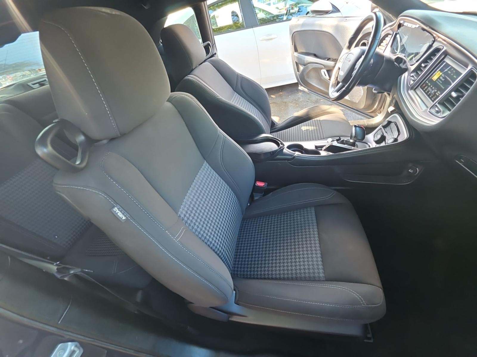 2022 Dodge Challenger SXT RWD