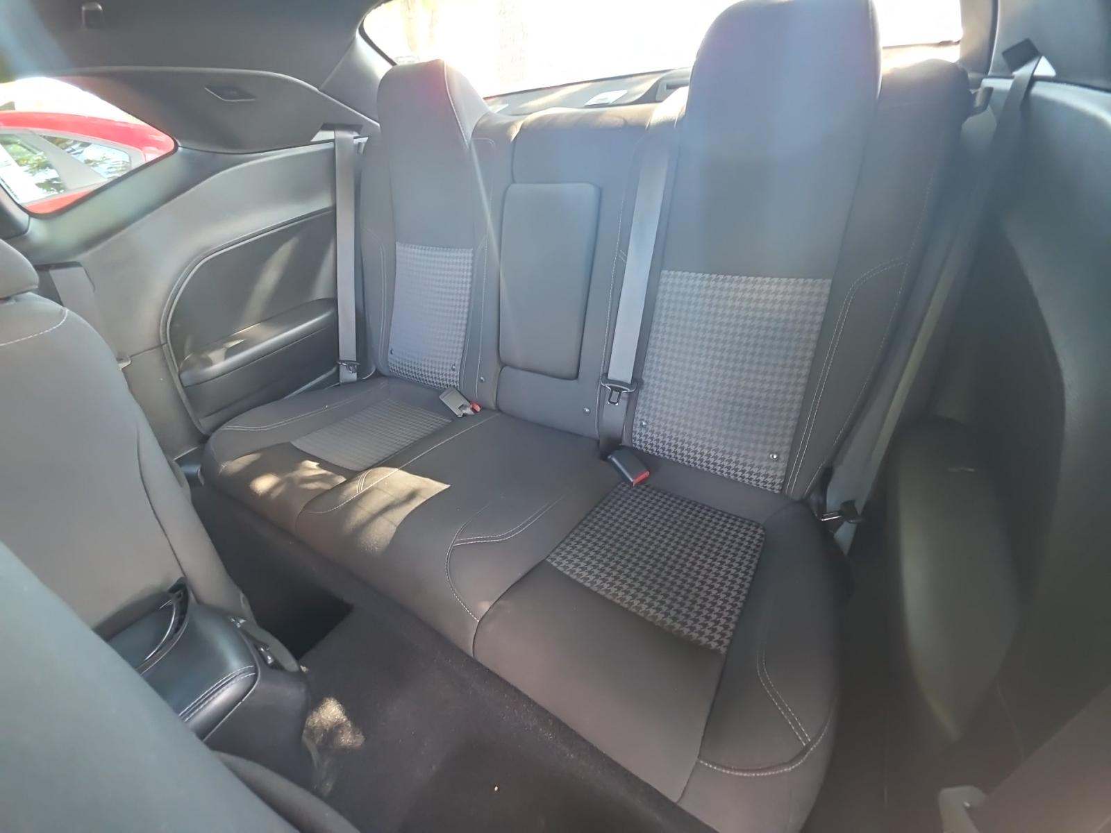 2022 Dodge Challenger SXT RWD