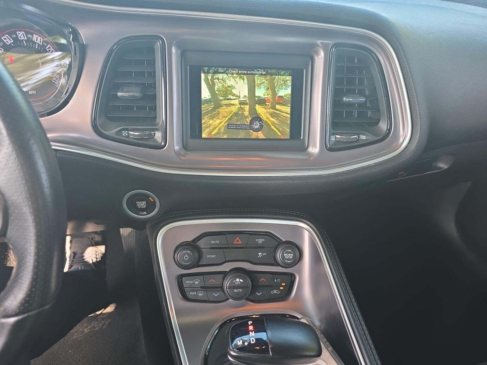 2022 Dodge Challenger SXT RWD