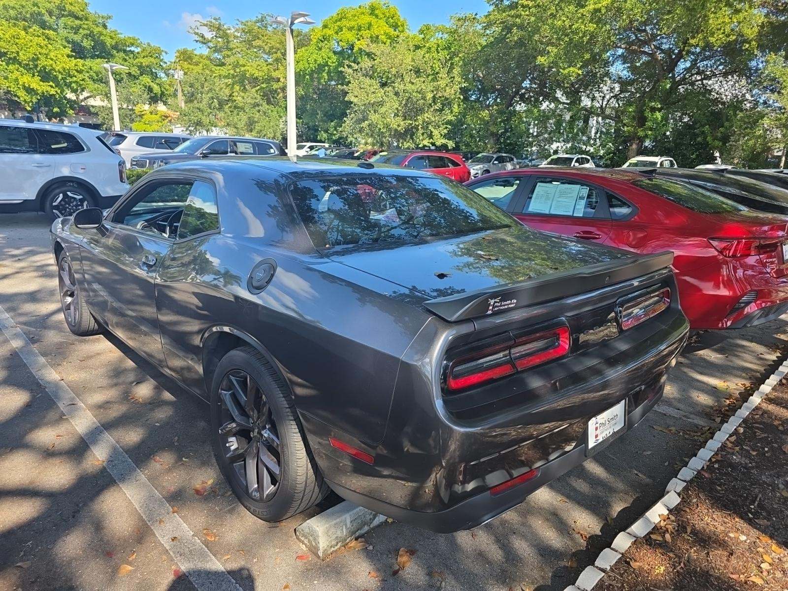 2022 Dodge Challenger SXT RWD