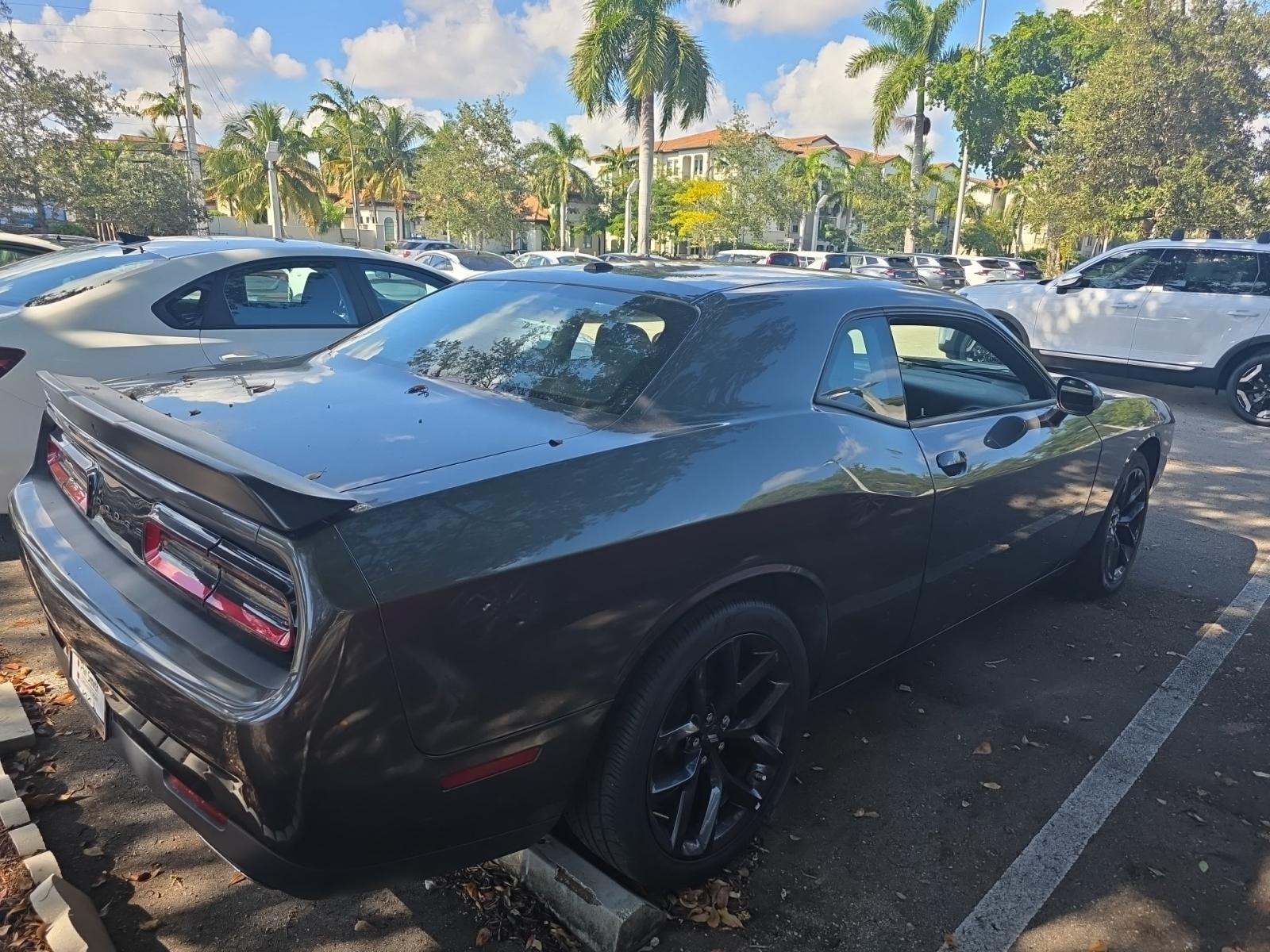 2022 Dodge Challenger SXT RWD