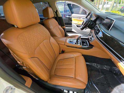 2022 BMW 7 Series 740i RWD