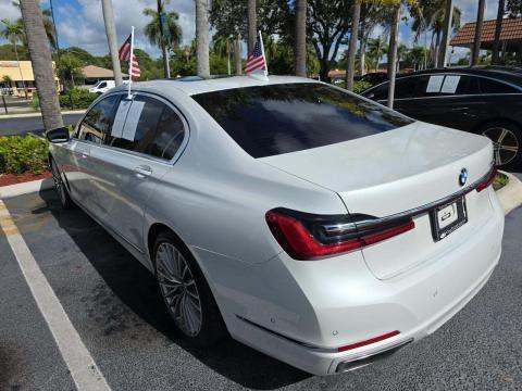 2022 BMW 7 Series 740i RWD
