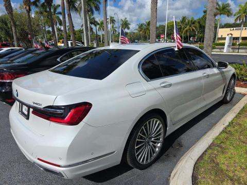 2022 BMW 7 Series 740i RWD