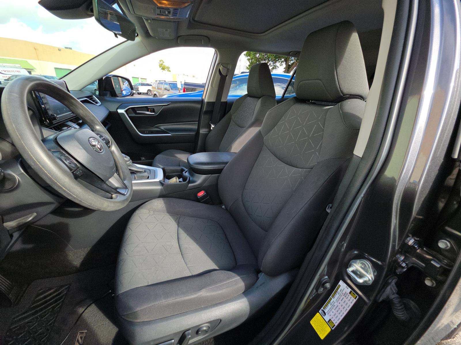 2021 Toyota RAV4 XLE FWD