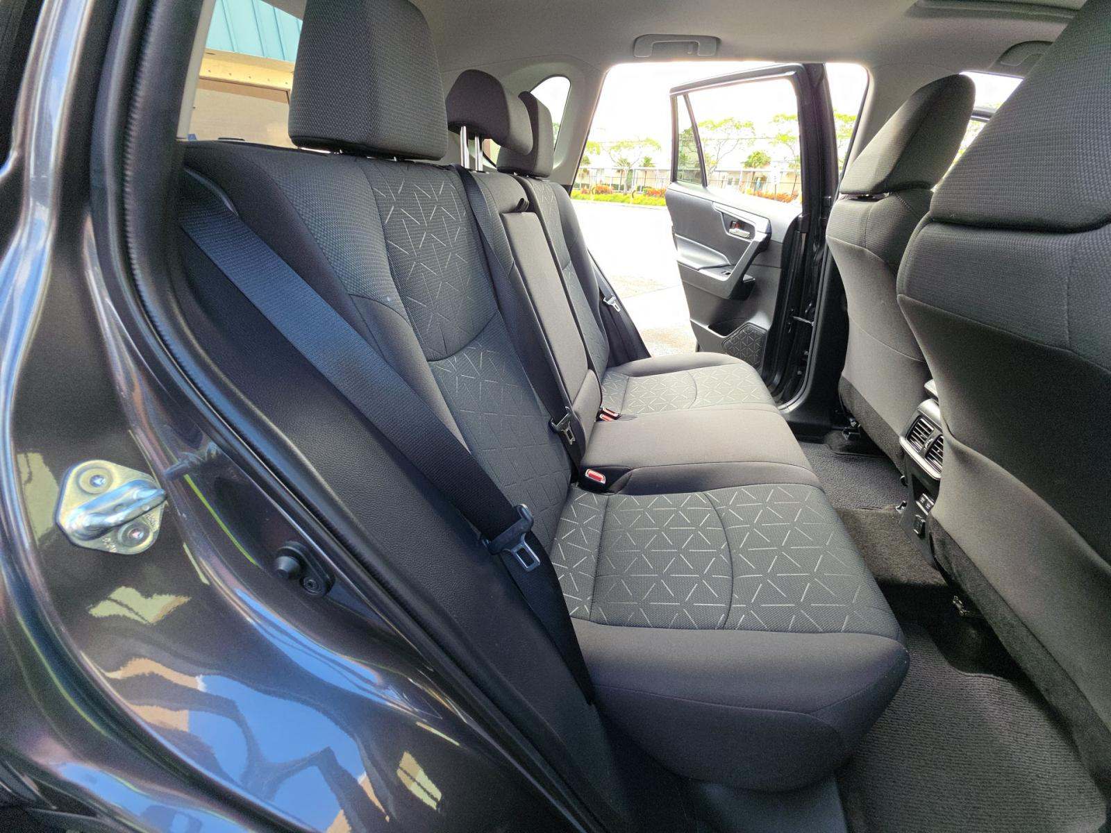 2021 Toyota RAV4 XLE FWD