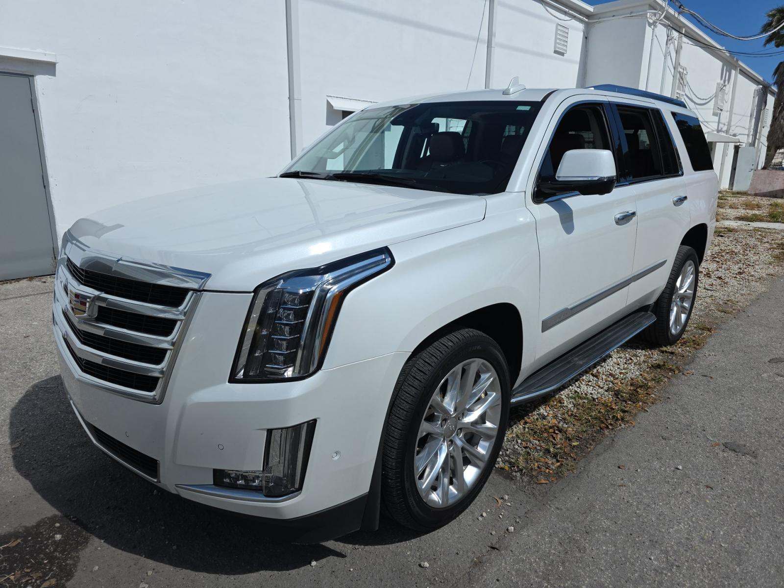 2020 Cadillac Escalade Luxury RWD